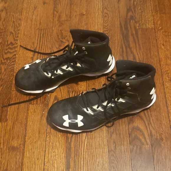 Mens Under Armour cleats.. size 11 mens. Black and white. - Picture 4 of 5